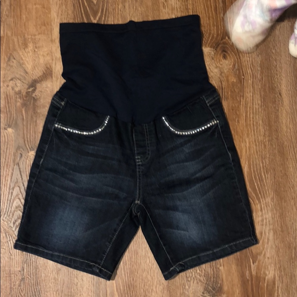 Maternity shorts